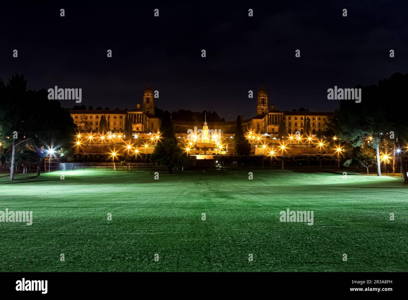 Nachtsicht auf die Union Buildings und den Sitz der Regierung in Pretoria Stockfoto