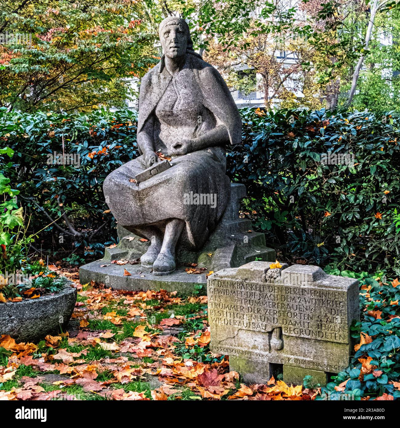 Die Trümmerfrau-Denkmal. Gedenkstätte für Berliner Frauen, die nach der ...