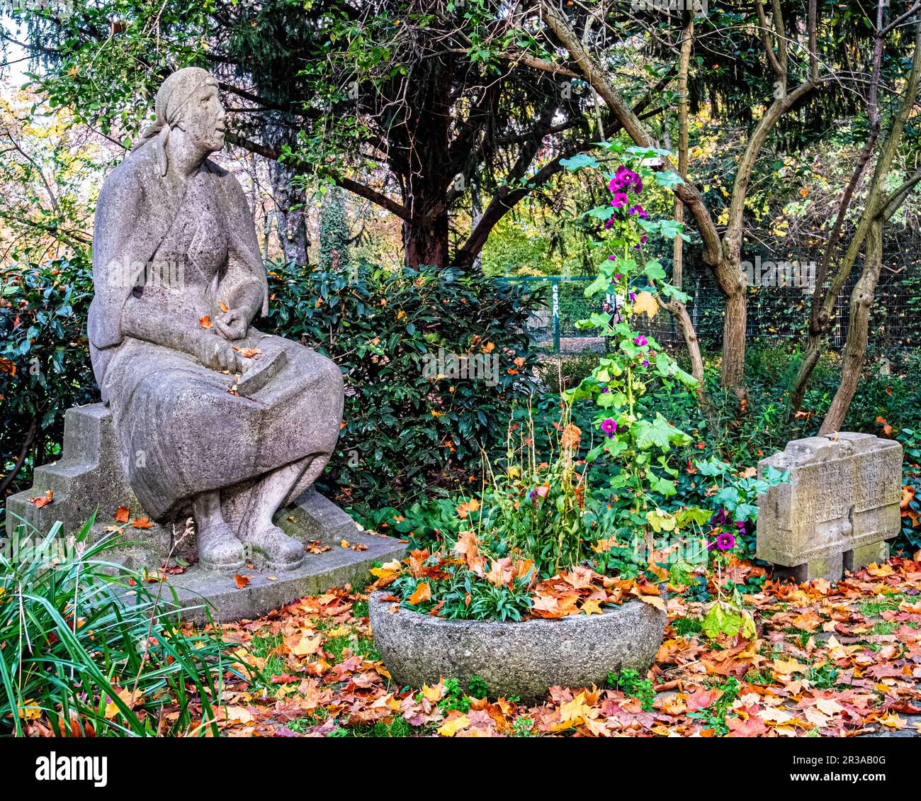 Trümmerfrauen denkmal -Fotos und -Bildmaterial in hoher Auflösung – Alamy