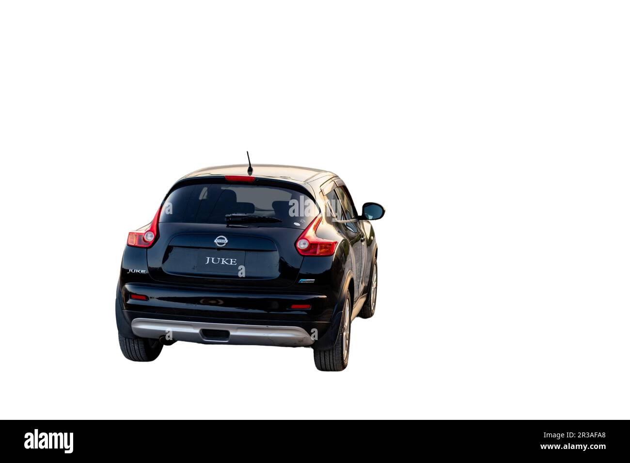 Nissan Juke Crossover-Rückansicht isoliert auf weißem Hintergrund Stockfoto