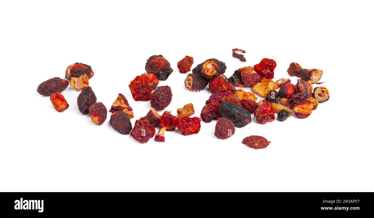 Mischung aus Kräuterfrüchtetee mit Blumenblättern, trockenen Beeren und Früchten. Texsture Stockfoto