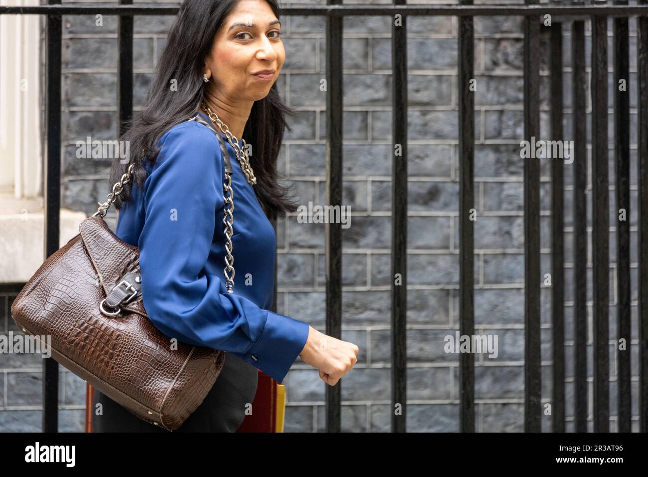 London, Großbritannien. 23. Mai 2023. Suella Braverman, Innenministerin, verlässt eine Kabinettssitzung in der Downing Street 10 London. Kredit: Ian Davidson/Alamy Live News Stockfoto