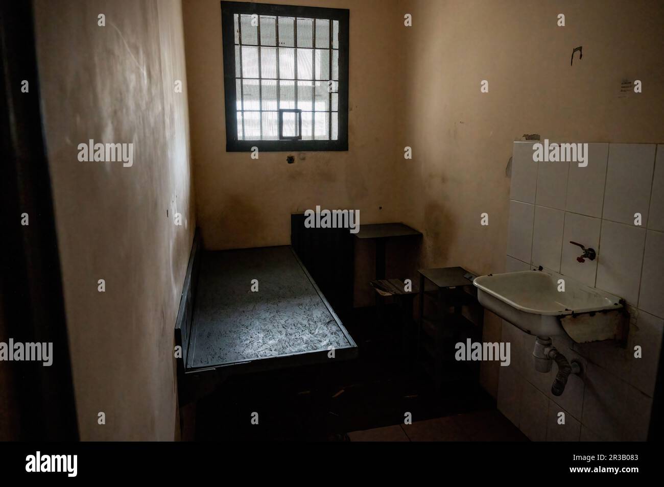 Kherson, Ukraine. 22. Mai 2023. Eine Gefängniszelle, die von Russen genutzt wurde, um ukrainische Gefangene festzuhalten, als sie Kherson in der Oblast Kherson, Ukraine, besetzten. Kredit: SOPA Images Limited/Alamy Live News Stockfoto
