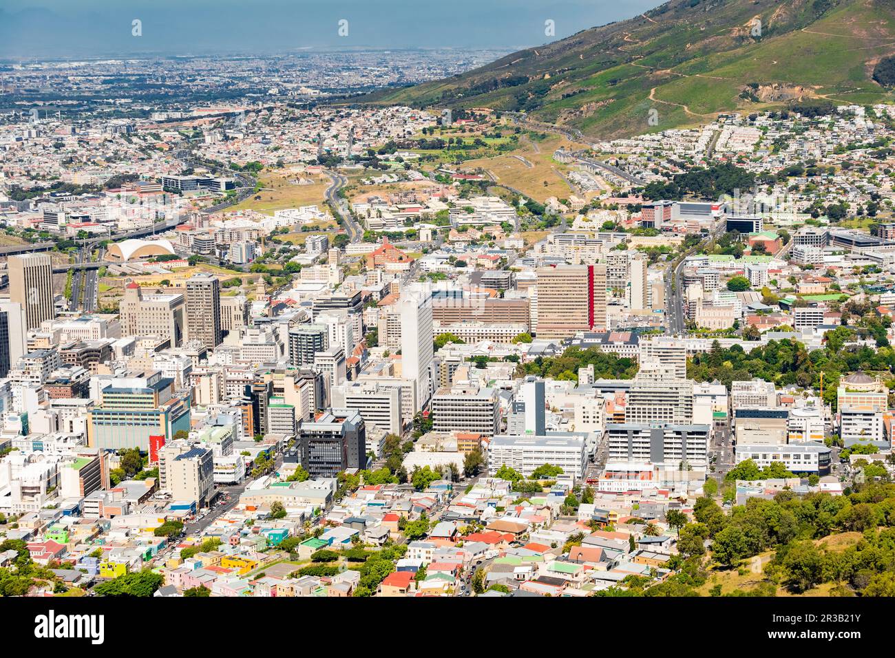 Erhöhte Aussicht auf Kapstadt, Südafrika, zentrales Geschäftsviertel und Umgebung Stockfoto
