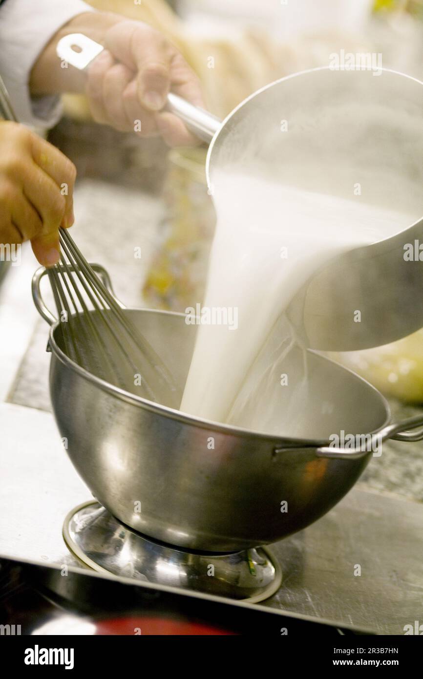 Bayerische vanillecreme -Fotos und -Bildmaterial in hoher Auflösung – Alamy