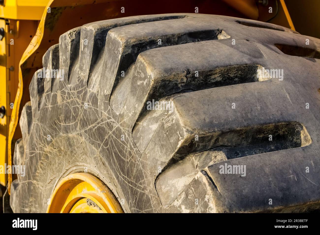Nahaufnahme von einem Traktor Reifen, Frontlader Stockfoto