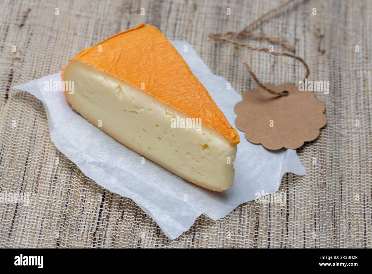 Chaumes - französischer Weichkäse Stockfoto