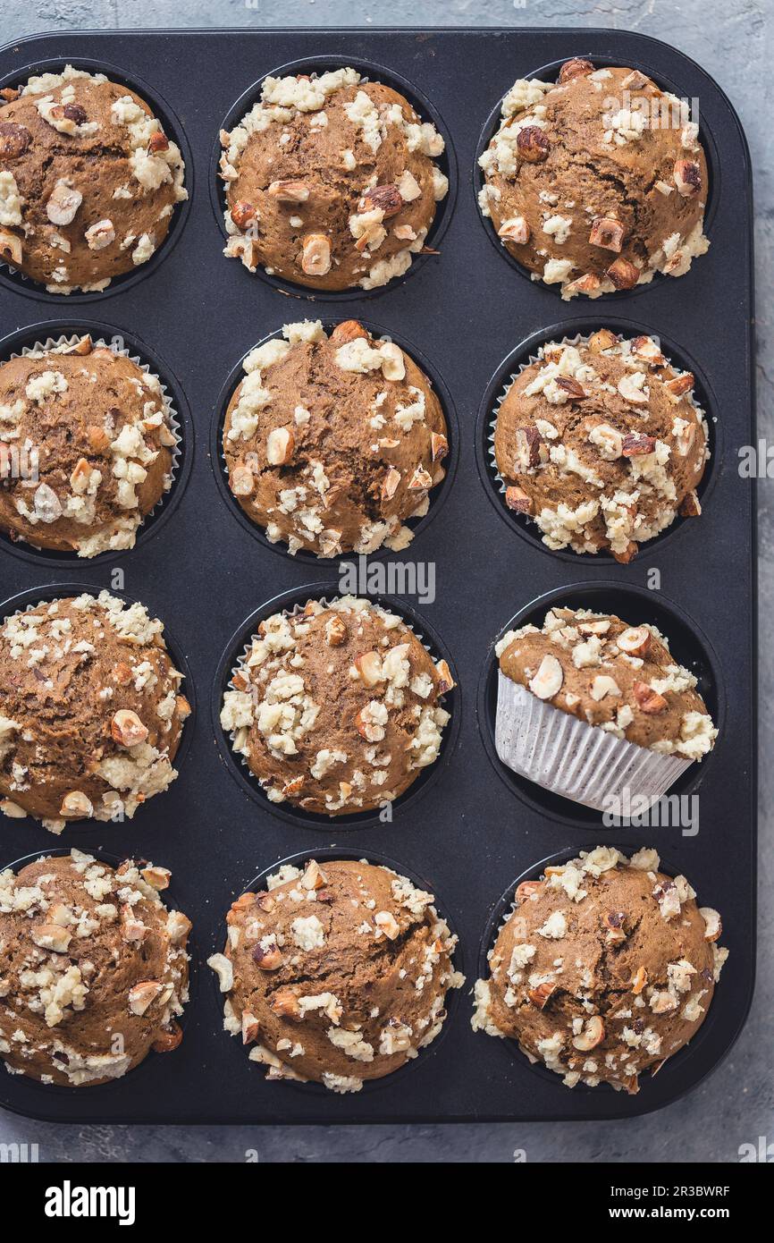 Kaffee-Haselnuss-Muffins Stockfoto