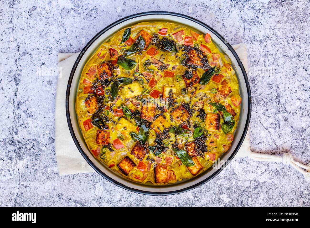 Masala-Omelette-Kuchen Stockfoto