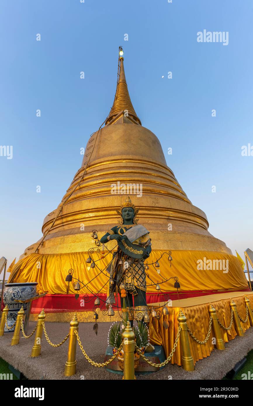 Goldener Chedi der buddhistischen Tempelanlage Wat Saket oder Tempel des Goldenen Berges, Goldener Mount Tempel, Bangkok, Thailand, Asien | Golden CH Stockfoto