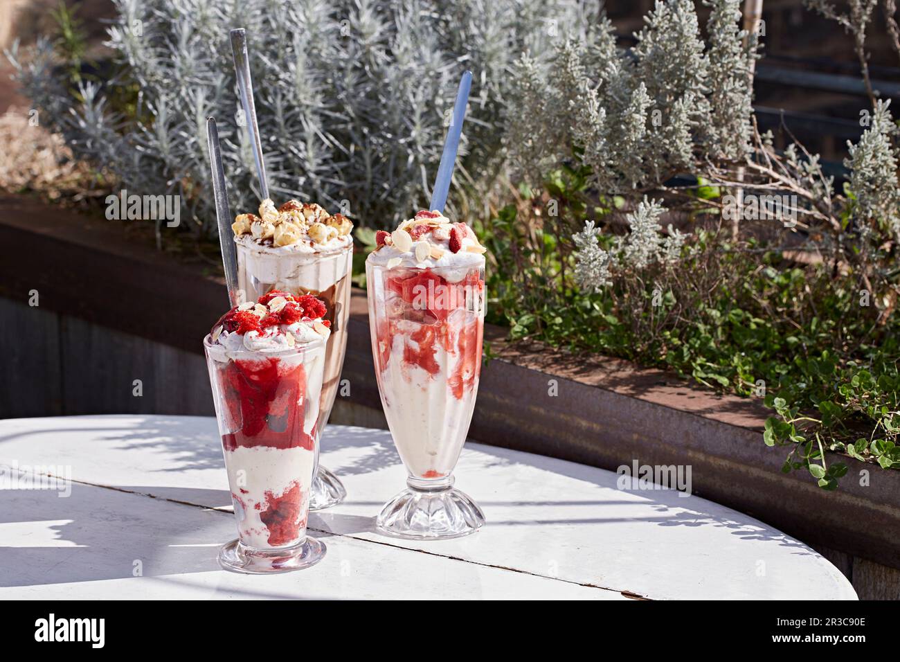 Drei Knickerbocker Glory Eiscreme Stockfoto