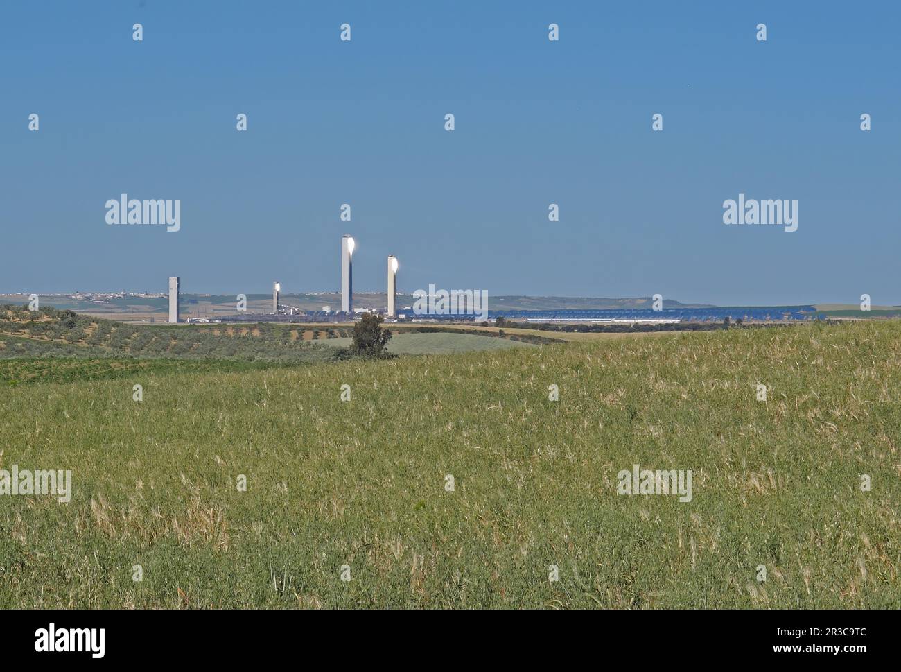 Gemasolar-Kraftwerk, Blick auf das Solarkraftwerk Fuentes de Andalucia, Spanien Mai Stockfoto