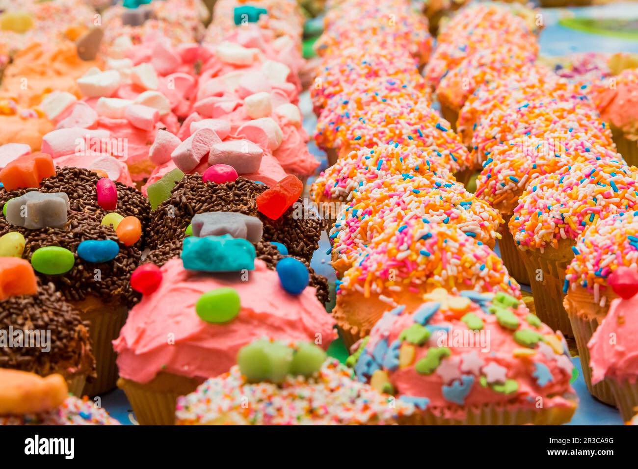 Bunten Cupcakes zu einem Kinder Partei Stockfoto
