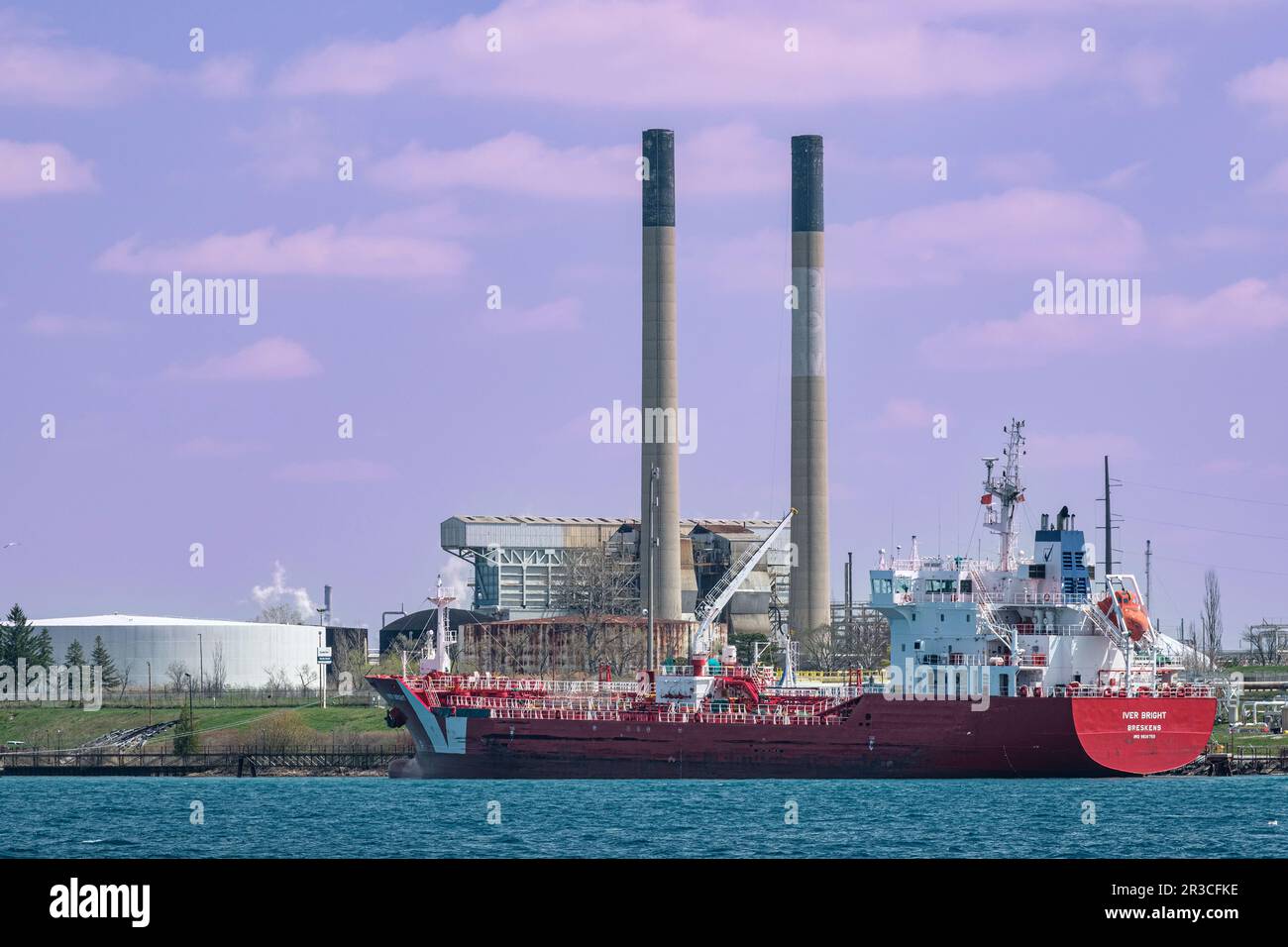 Der Öltanker IVER BRIGHT legte an einer Raffinerie in Sarnia, Lambton County, Ontario, Kanada an Stockfoto
