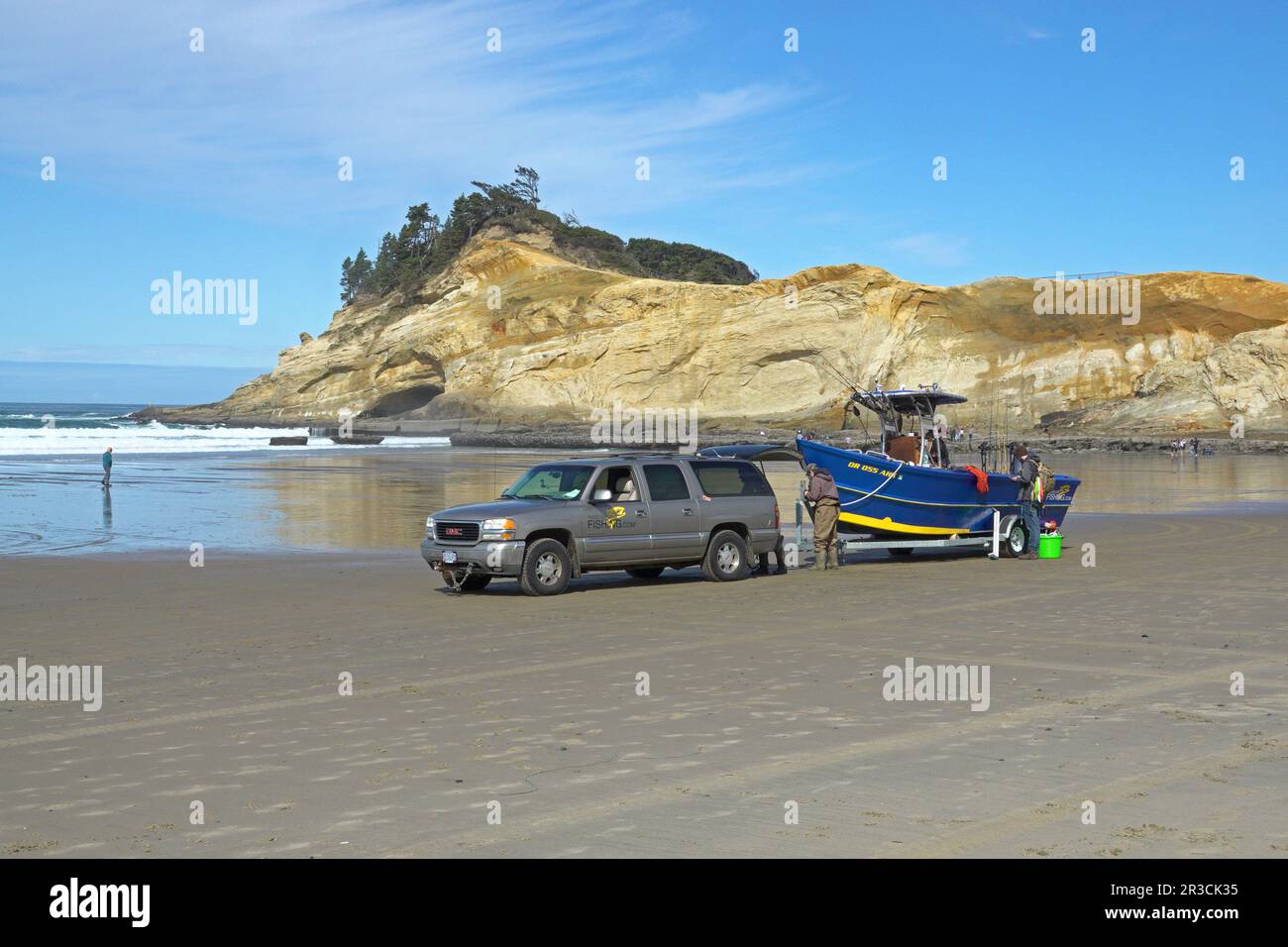 Ein Fischerdorf in einem Wohnwagen am Strand von Pacific City, Oregon, an der Pazifikküste von Oregon. Stockfoto