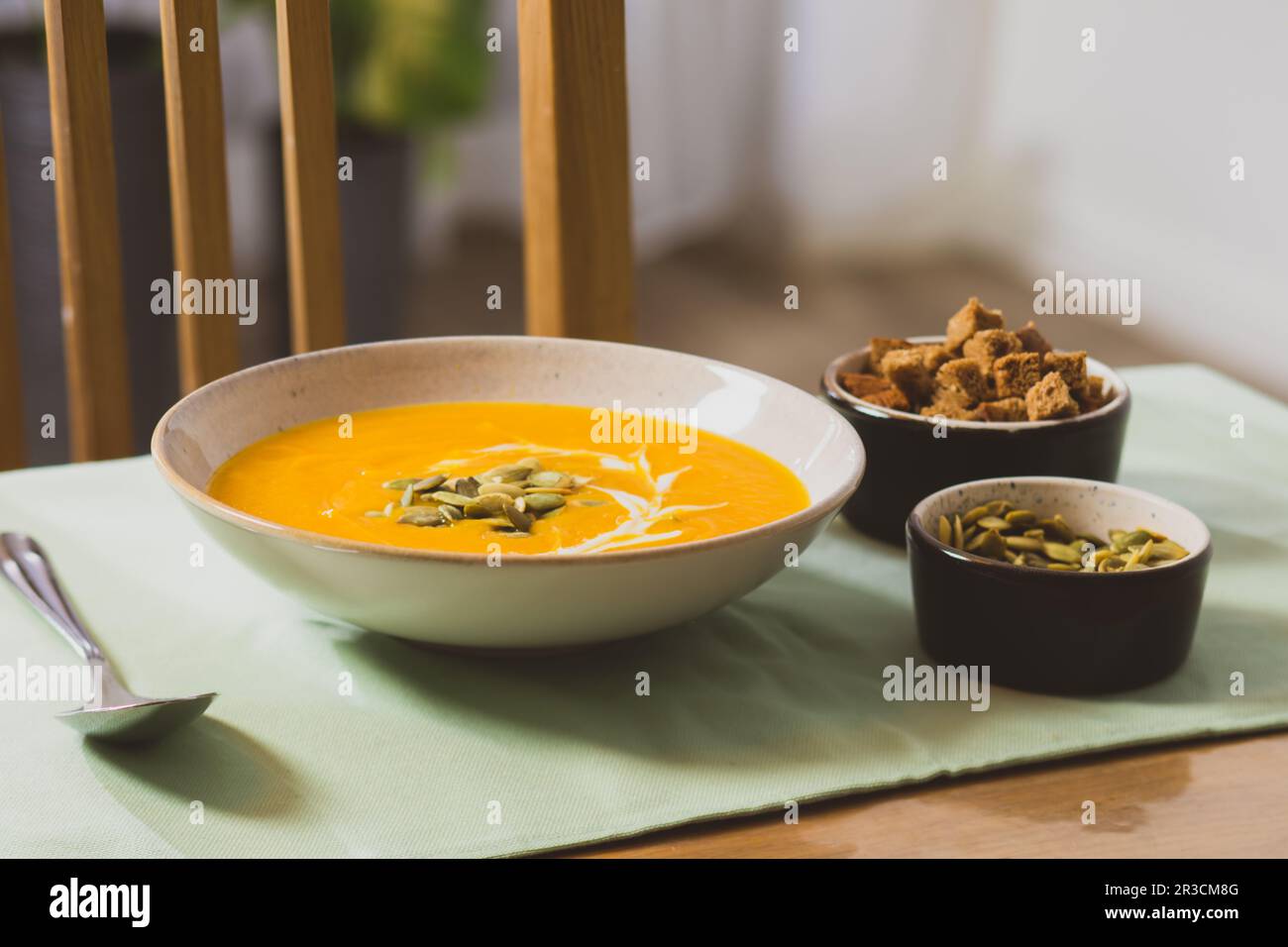 Hausgemachte Speisen können wie ein Gericht im Restaurantstil aussehen und schmecken Stockfoto