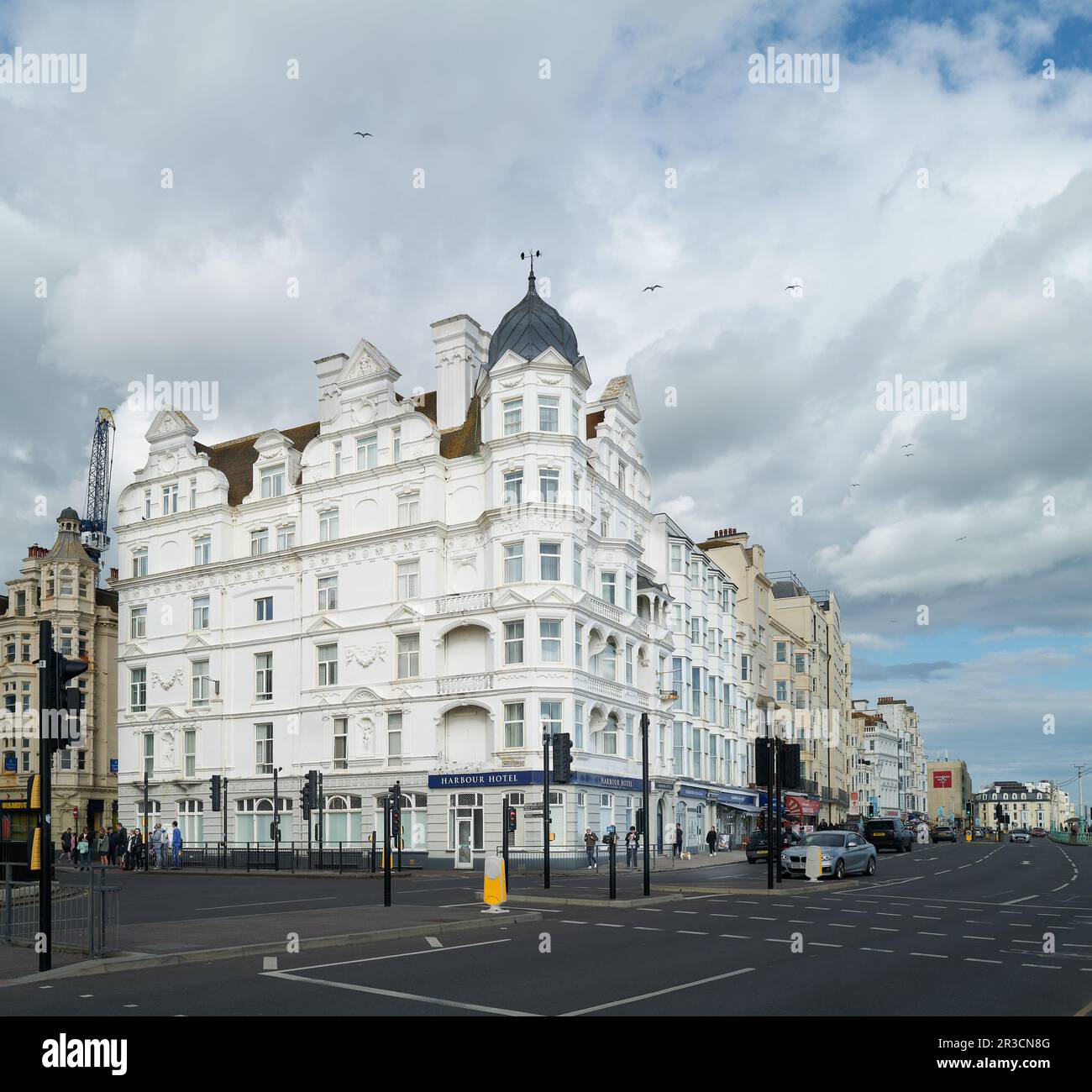 Harbour Hotel an der Promenade in Brighton und Hove, England. Stockfoto
