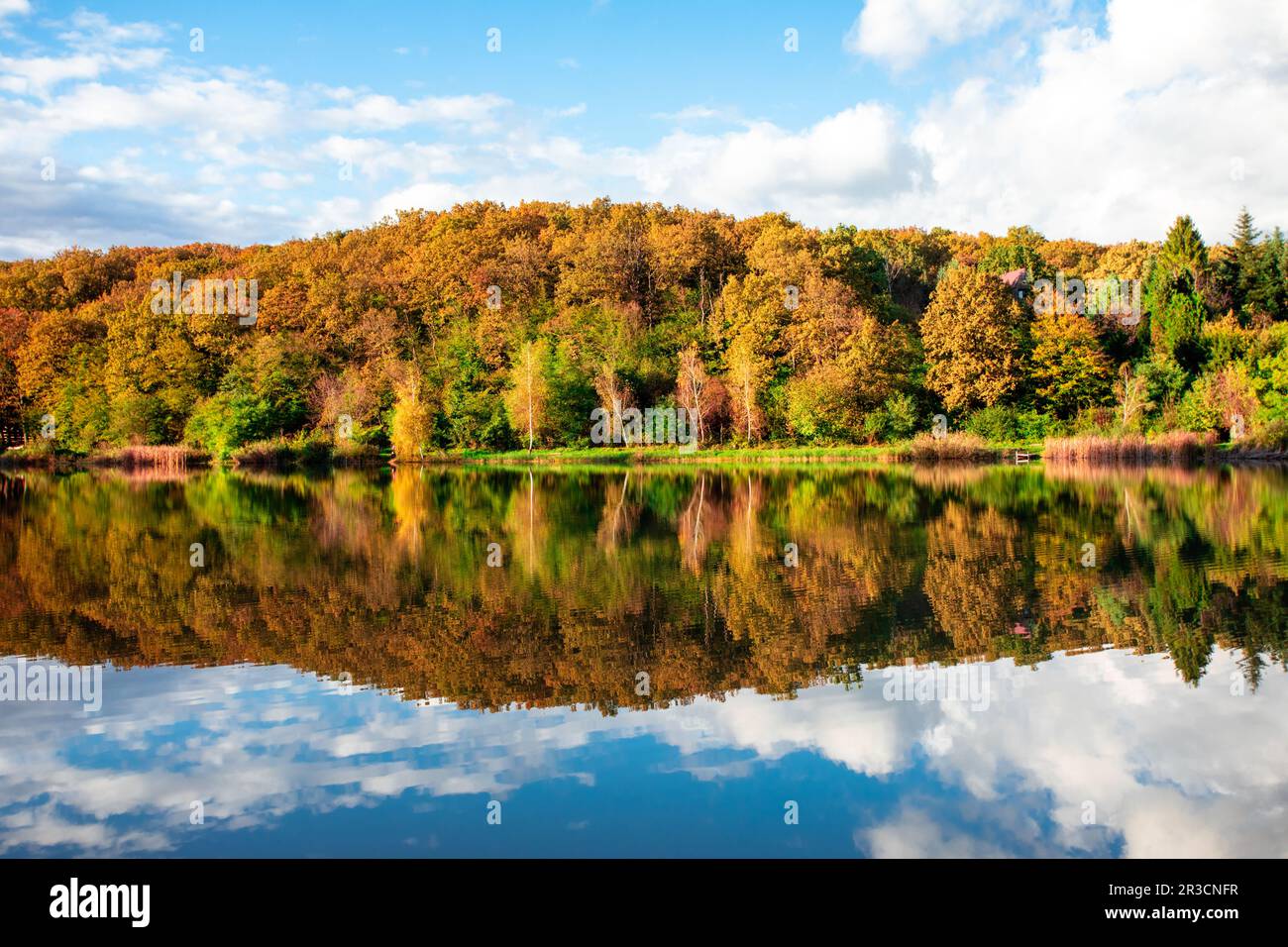 Erkunden Sie Ihre Umgebung auf der Suche nach Orten der Macht Stockfoto