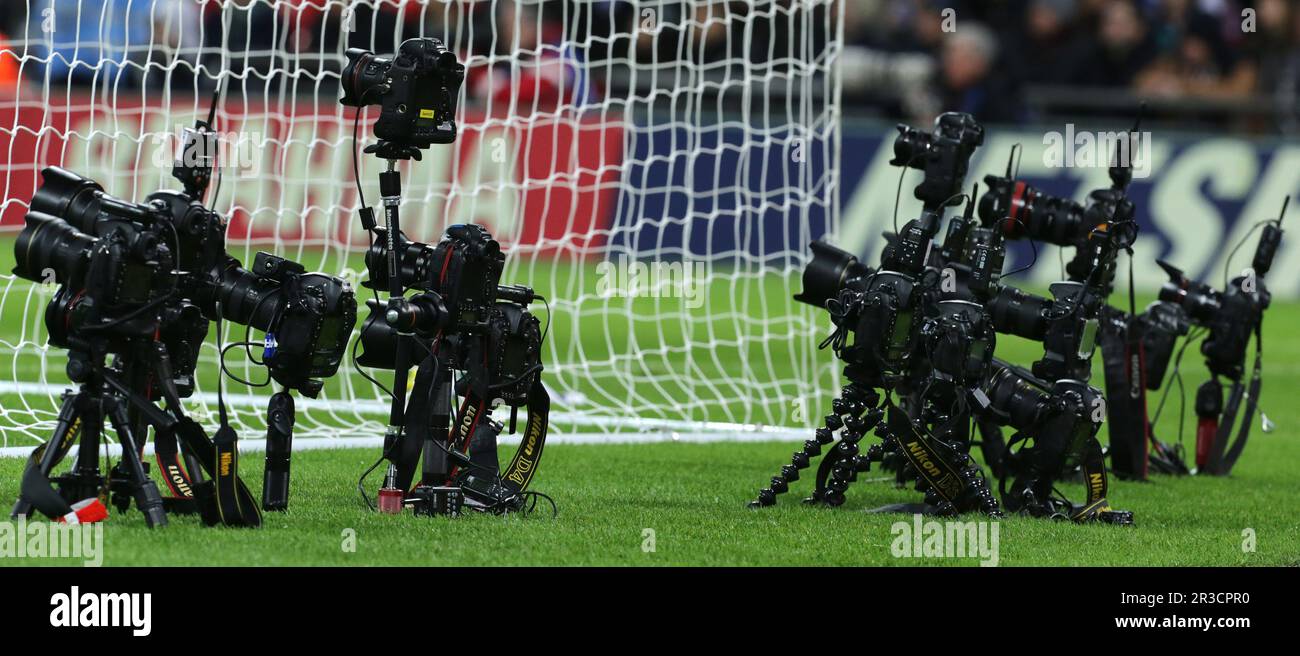 Kamera mit Fernbedienungen hinter dem Tor zweite Hälfte England 06/02/13 England V Brasilien 06/02/13 International Friendly Foto: Richard Washbrooke, Cr Stockfoto