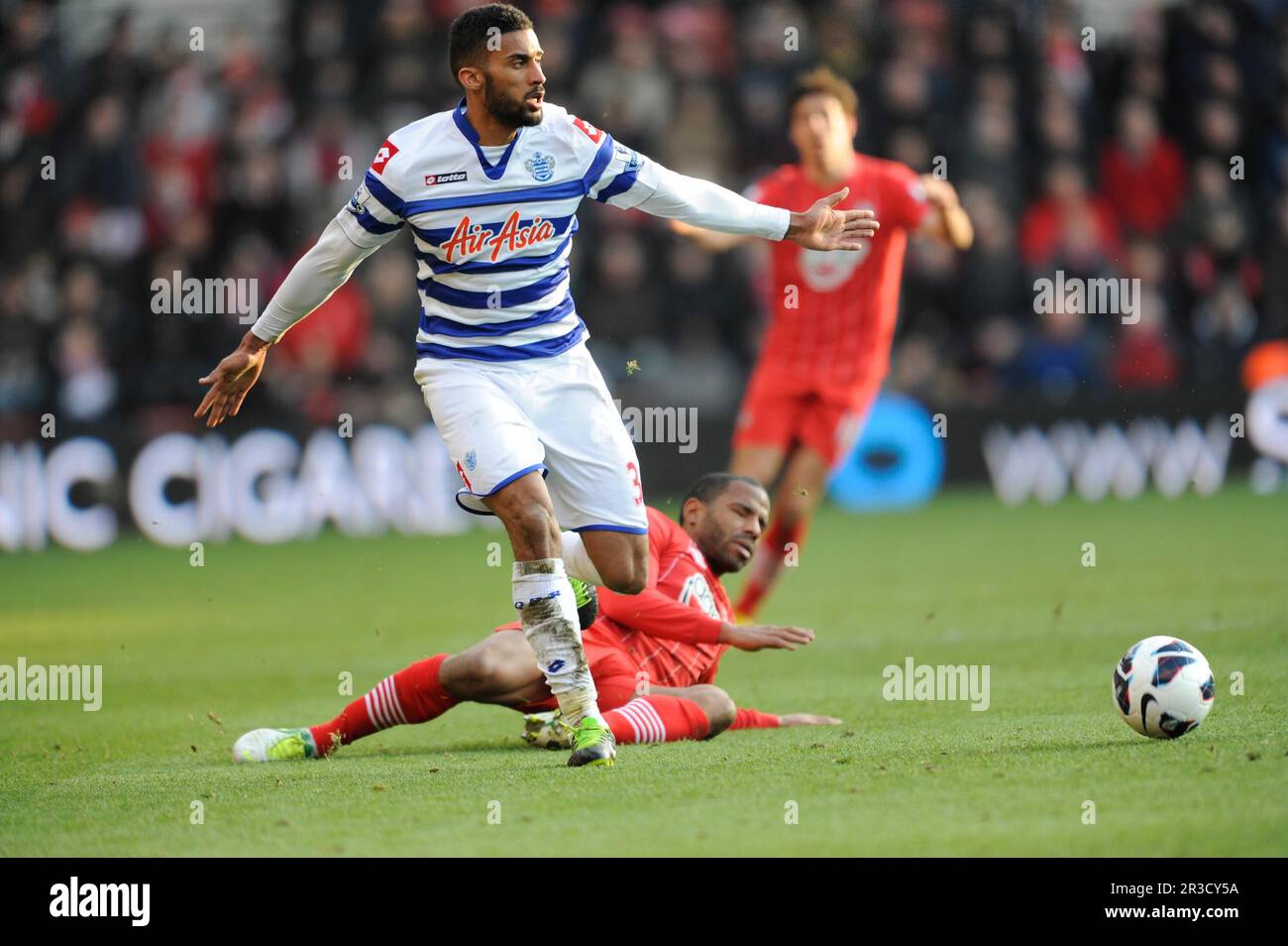 Armand Traore of Queens Park Rangers in Aktion während des Barclays Premier League-Spiels zwischen Southampton und Queens Park Rangers im St. Mary's on Sa Stockfoto