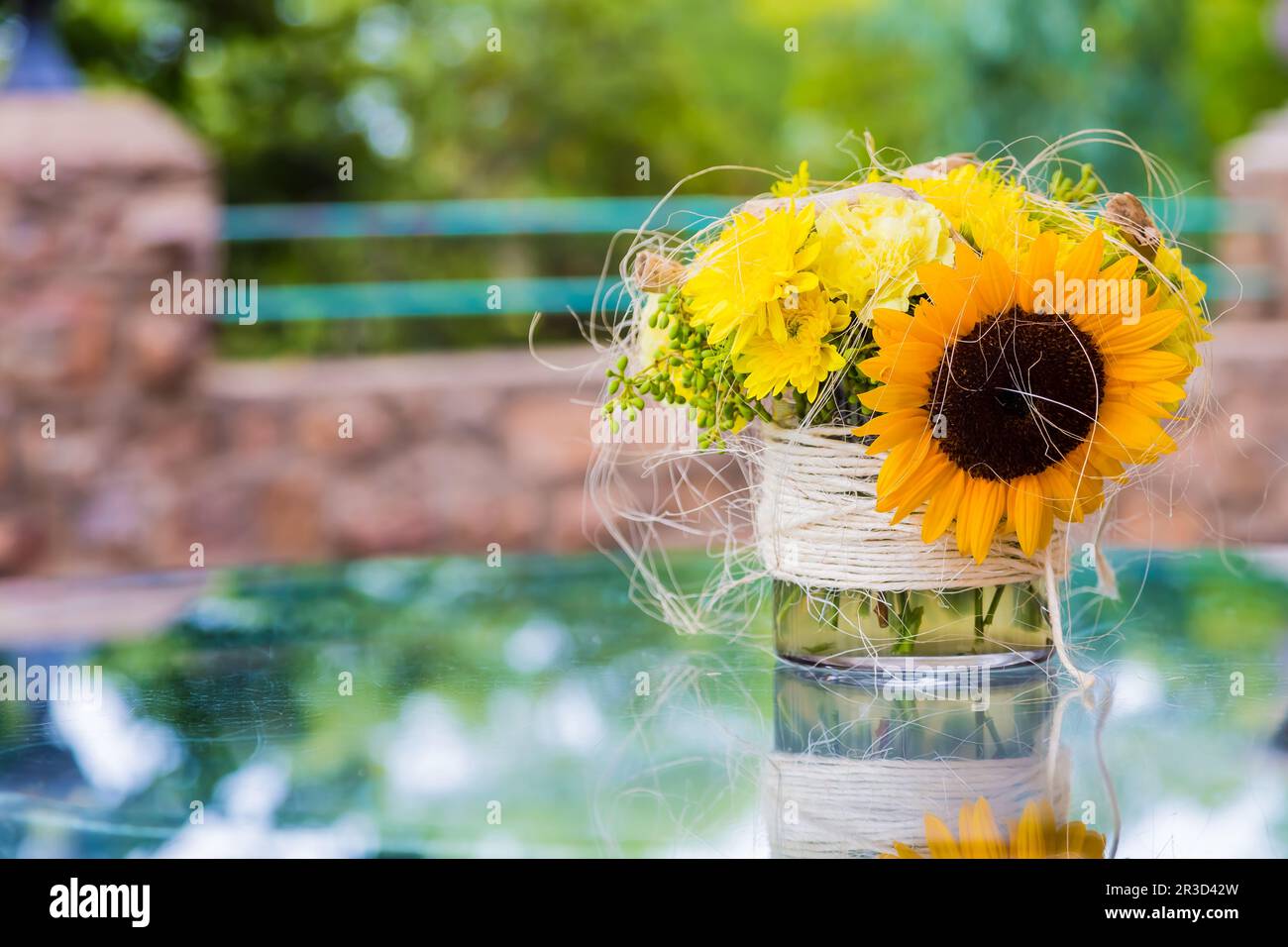Gelbe sonnenblume Blume Display für Spring Festival event Einrichtung Stockfoto
