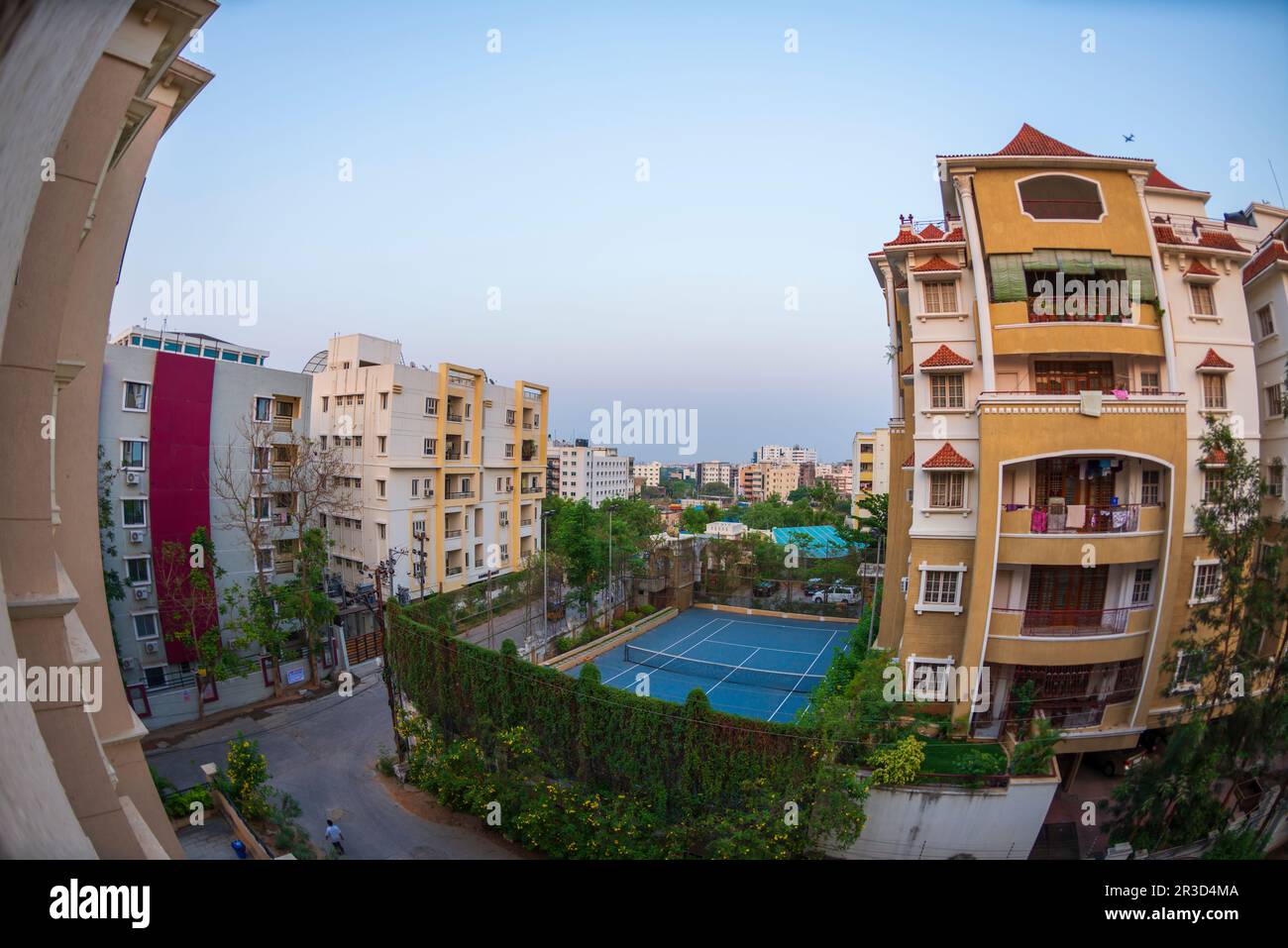 Ein Blick aus der Fischperspektive auf Wohngebäude in Kondapur und Hi-Tech City, Hyderabad, Telangana, Indien, Stockfoto