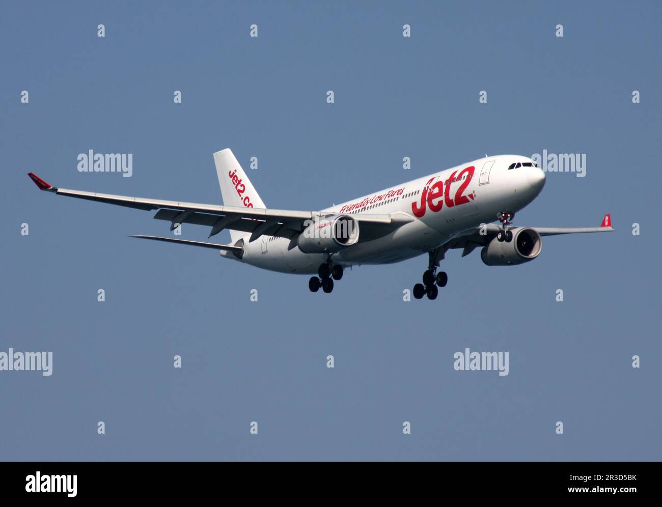 Ein Airbus A330-200 von Jet2 nähert sich Palma Flughafen Mallorca Stockfoto