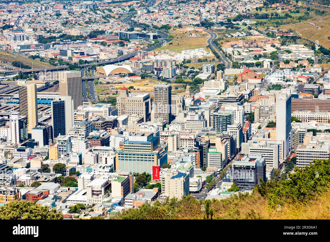 Erhöhte Aussicht auf Kapstadt, Südafrika, zentrales Geschäftsviertel und Umgebung Stockfoto