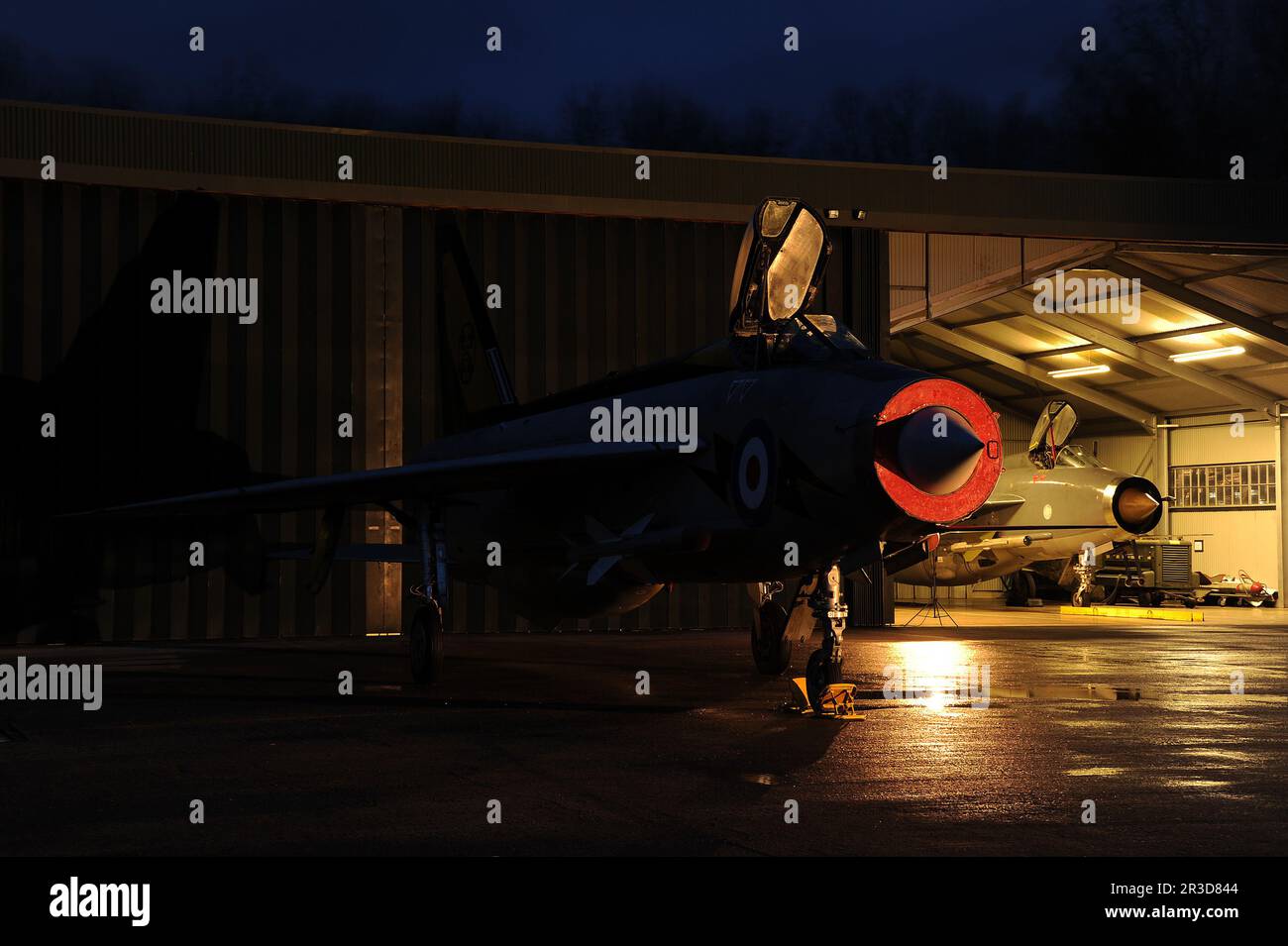 Blitz 'XR713' bei Bruntingthorpe mit 'XR728' im Hintergrund. Stockfoto