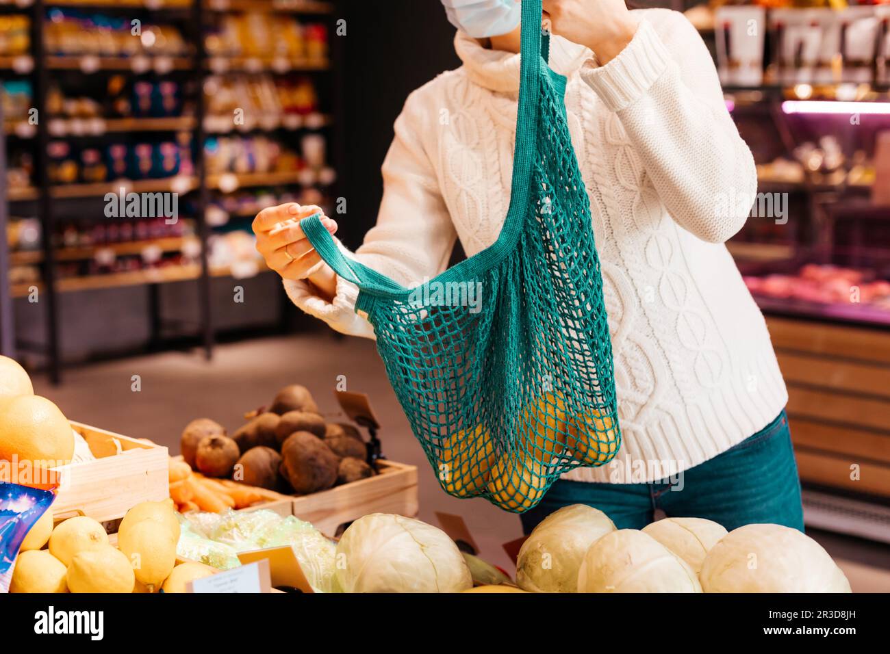 Sichere und Zero Waste Shopping in lokalen Farm Store Stockfoto