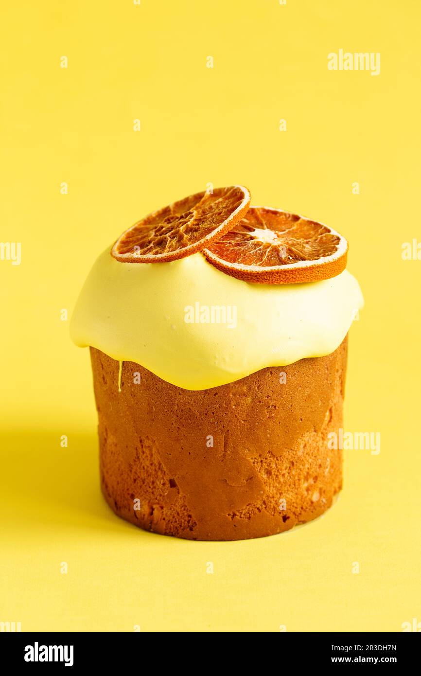 Osterkuchen: Russischer und ukrainischer traditioneller Kulich auf ...
