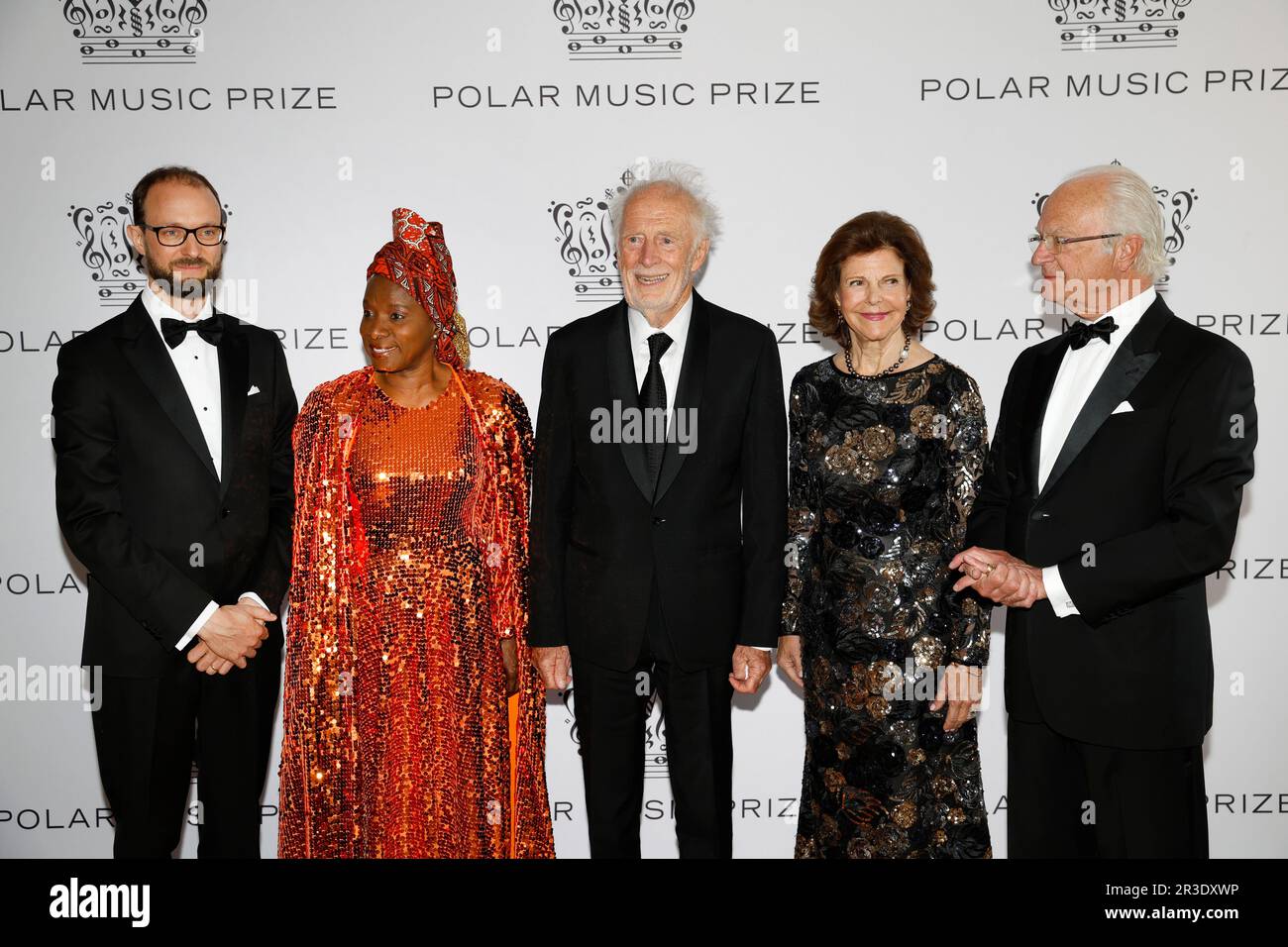 Stockholm, Schweden. 23. Mai 2023. STOCKHOLM 20230523Michael Pärt, Sohn des Preisträgers Arvo Pärt, Preisträger Angélique Kidjo, Preisträger Chris Blackwell, Königin Silvia und König Carl Gustaf posieren für ein Gruppenfoto, wenn der Polarpreis 2023 am Dienstag im Grand Hotel in Stockholm verliehen wird. Foto: Christine Olsson/TT/Code 10430 Kredit: TT News Agency/Alamy Live News Stockfoto