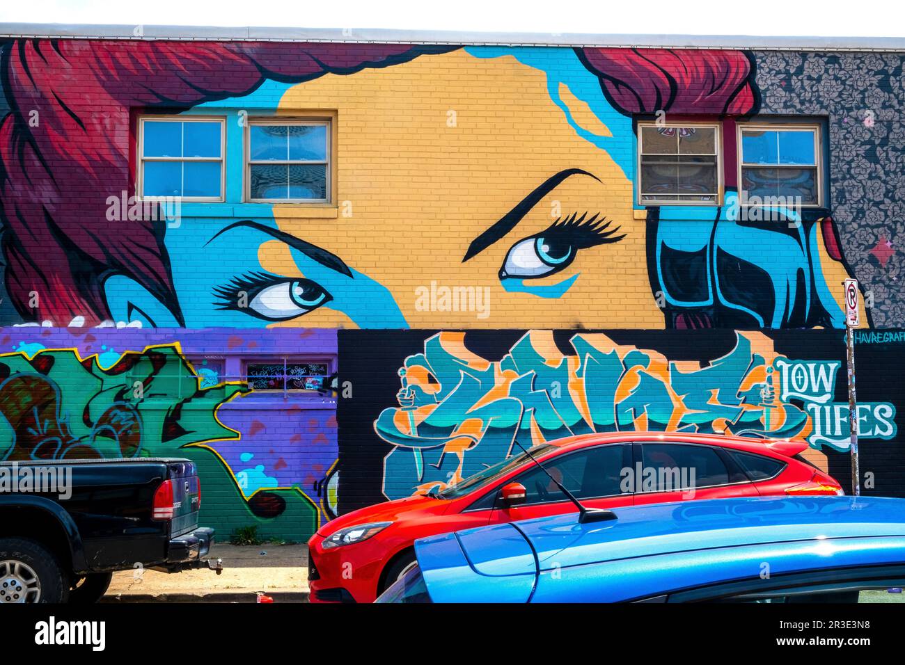 Kansas City, Missouri, USA -- farbenfrohes Wandgemälde im Crossroads Arts District in der Nähe der Innenstadt Stockfoto