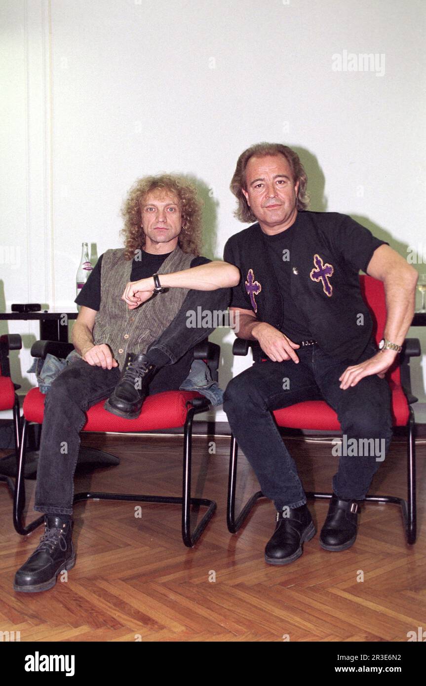 Mailand Italien 1994-09-11: Lou Gramm und Mick Jones von Ausländern vor der Pressekonferenz Stockfoto