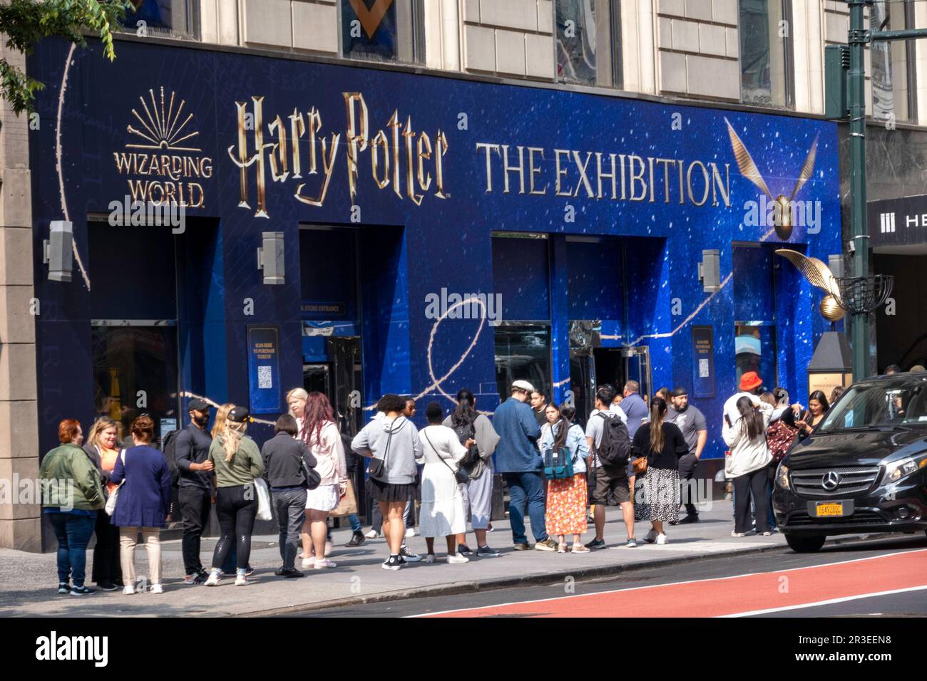 Die Harry Potter Ausstellung wurde im Mai 2023 auf der W. 34. St. in Midtown Manhattan, New York City, USA, für die Öffentlichkeit eröffnet Stockfoto