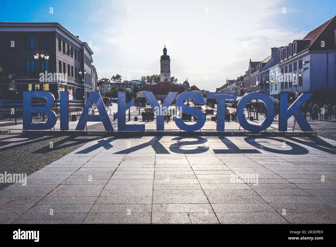 Schreiben Bialystok mit großen Buchstaben auf dem Hauptplatz der Altstadt von Bialystok in Polen Stockfoto