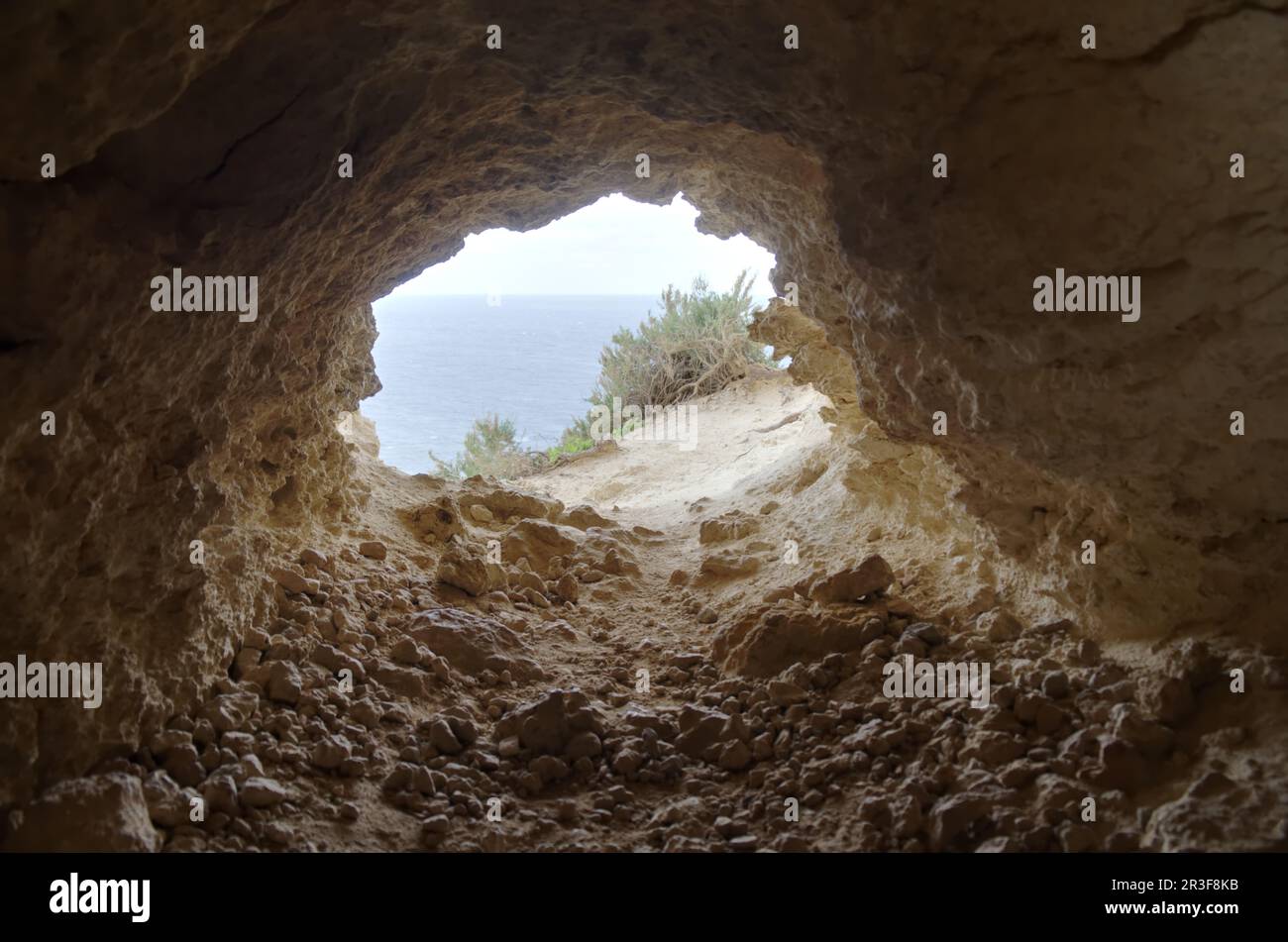 Tal-Mixta Höhle, L-ghar ta'Mixta, Ramla Bay, Gozo, Malta Stockfoto