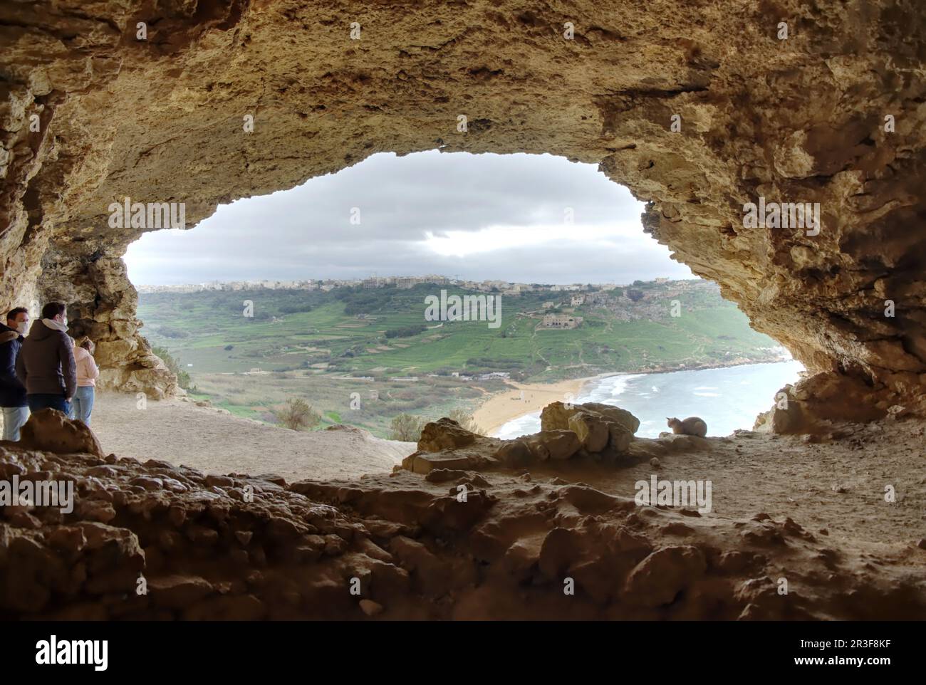 Tal-Mixta Höhle, L-ghar ta'Mixta, Ramla Bay, Gozo, Malta Stockfoto