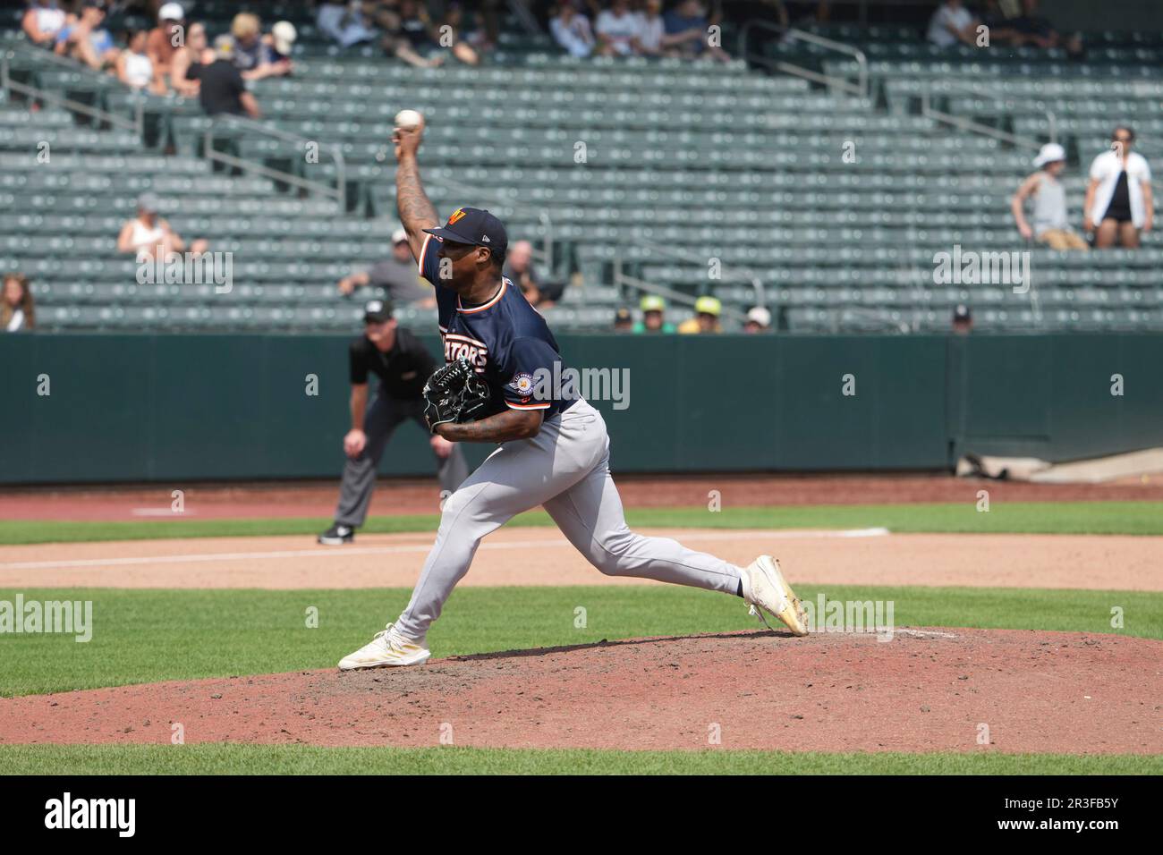 Salt Lake UT, USA. 21. Mai 2023. Der Krug aus Las Vegas Miguel Romero (19) wirft während des Spiels mit Las Vegas Aviators und Salt Lake Bees im Smiths Field in Salt Lake Ut einen Platz. David Seelig/Cal Sport Medi. Kredit: csm/Alamy Live News Stockfoto