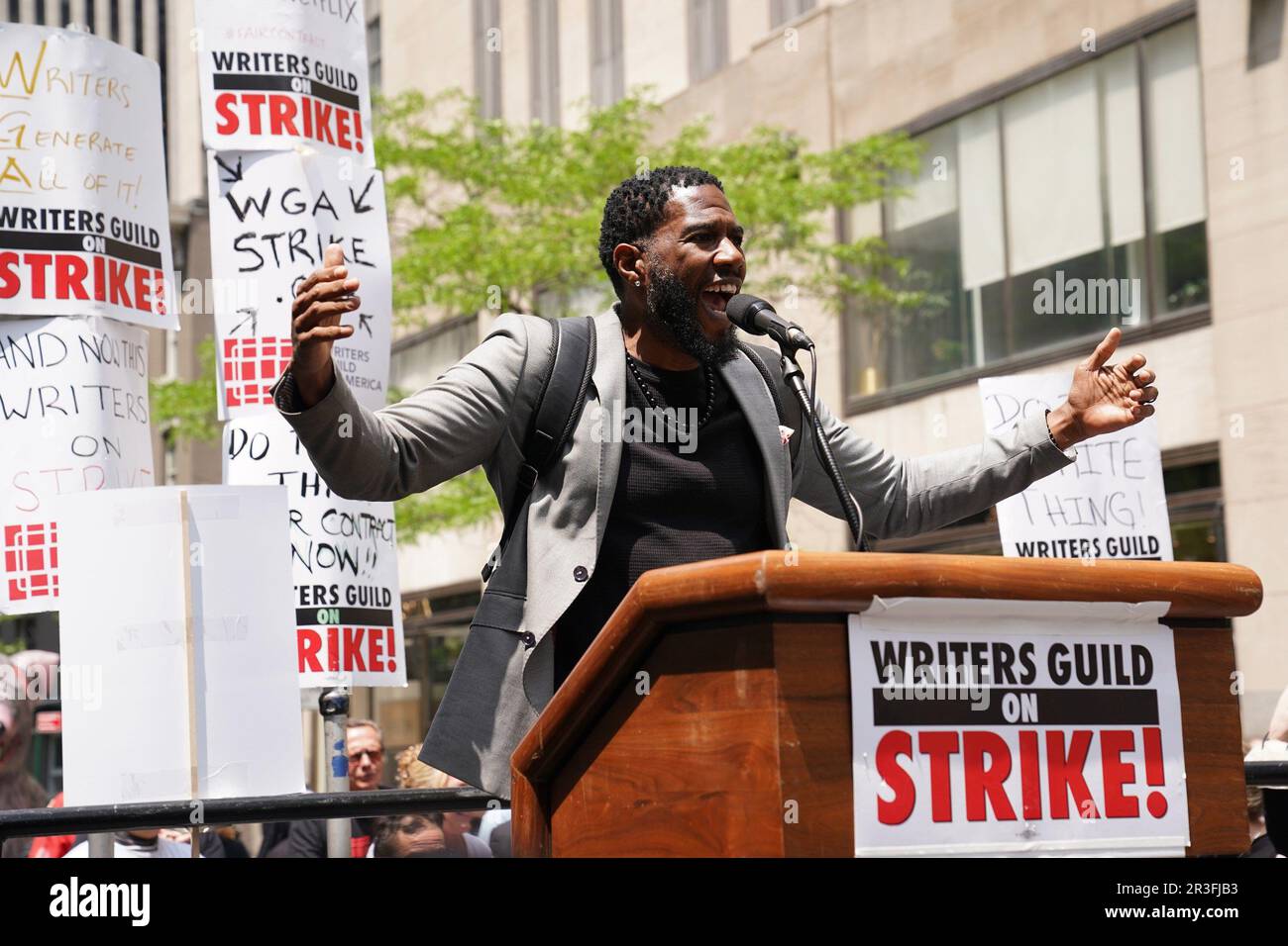 New York, New York, USA. 23. Mai 2023. Jumaane Williams in Anwesenheit der Writers Guild of America WGA Rally in The Rock, NBCUniversal Offices in 30 Rock, New York, NY, 23. Mai 2023. Kredit: Kristin Callahan/Everett Collection/Alamy Live News Stockfoto