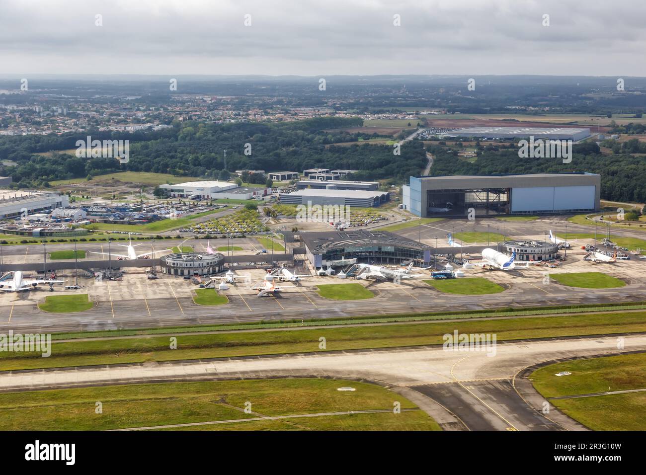 Airbus-Hauptsitz am Flughafen Toulouse in Frankreich aus der Vogelperspektive Stockfoto