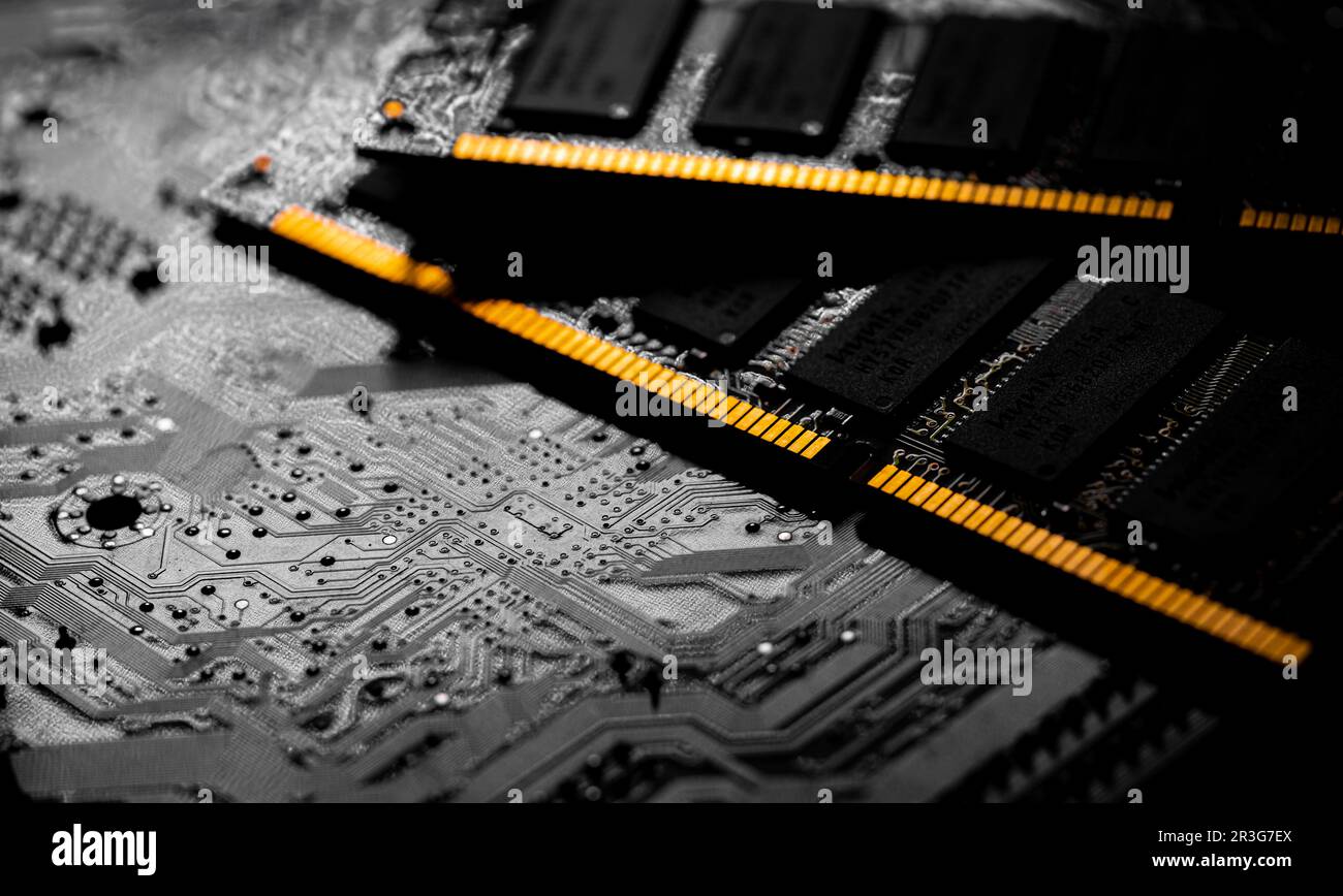Makro-Nahaufnahme des Computer-RAM-Chips und der Hauptplatine Stockfoto