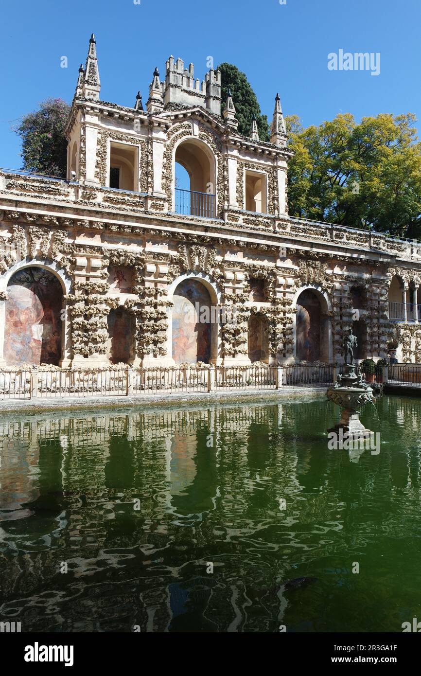 Echter Alcazar-Brunnen, Sevilla Stockfoto Echter Alcazar-Brunnen, Sevilla Stockfoto
