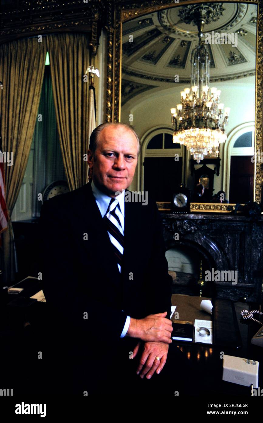 Ein Porträt des Minderheitenführers Gerald Ford in seinem Büro im US-Kapitol, das im Januar 1974 als FERNSEHFÜHRER gedreht wurde, Foto von Dennis Brack. 88B Stockfoto