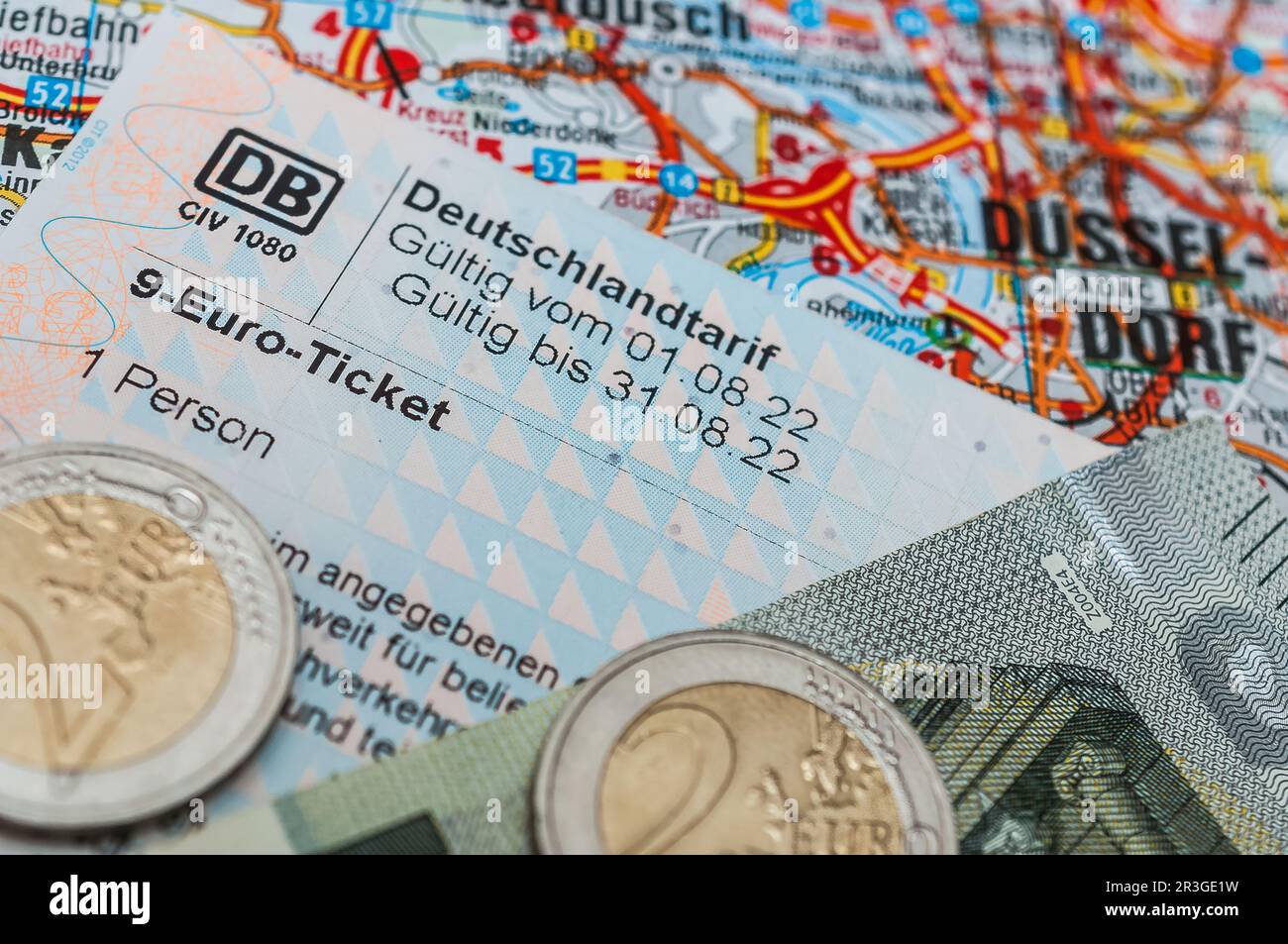 Neun 9 Euro Zugticket für öffentliche Verkehrsmittel in Deutschland Stockfoto