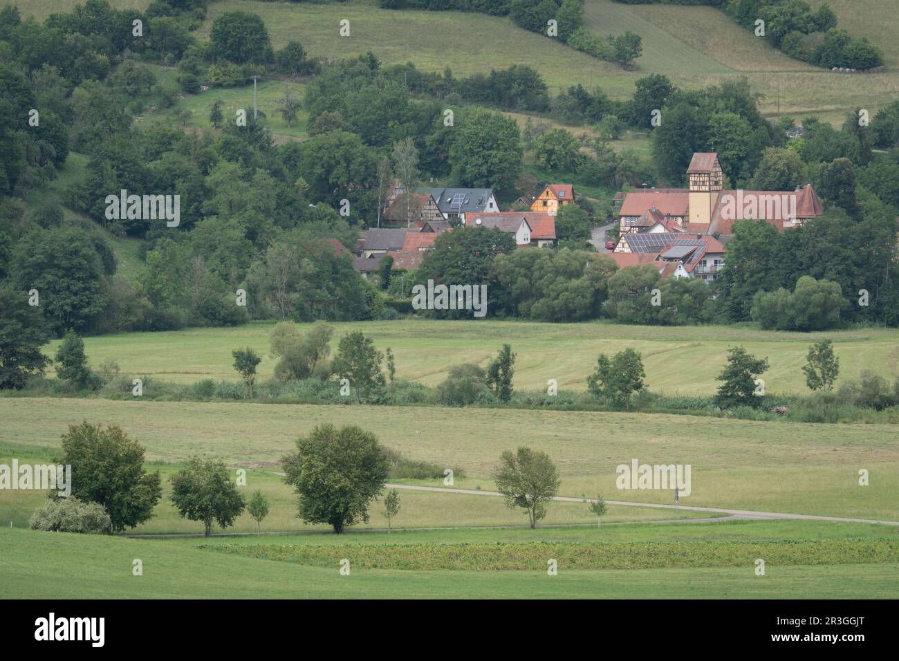 Ein kleines Dorf namens Unterregenbach im jagst-Tal Stockfoto