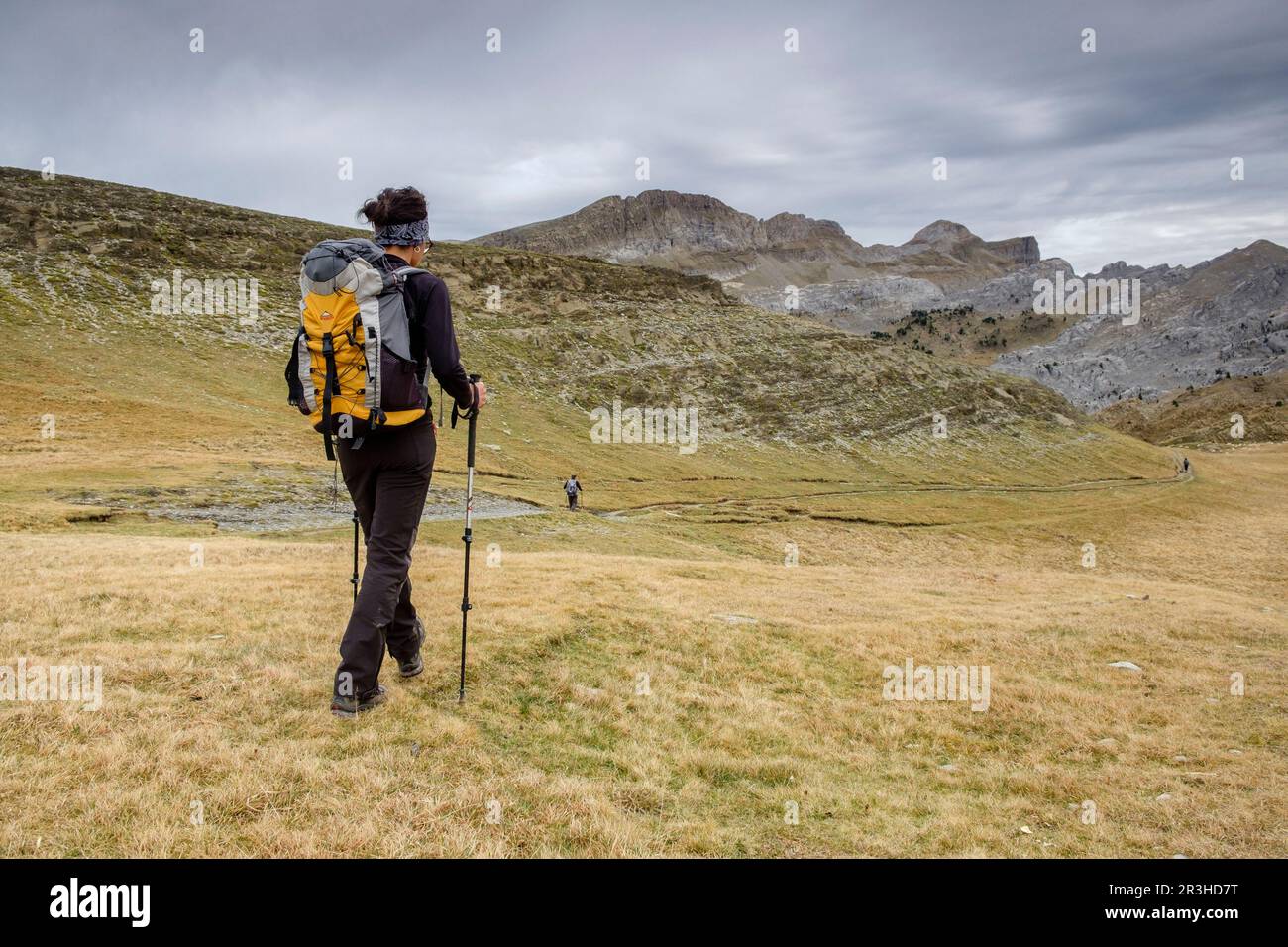 Escursionistas, Linza, Parque Natural de Los Valles Occidentales, Huesca, Cordillera de Los Pirineos, Spanien, Europa. Stockfoto