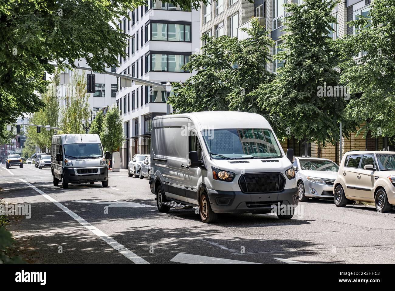 Gewerbliche kompakte, industrielle Standard-Cargo-Minivans mit geräumigem Frachtraum für verschiedene kleine Unternehmen und lokale Lieferanfrage dri Stockfoto