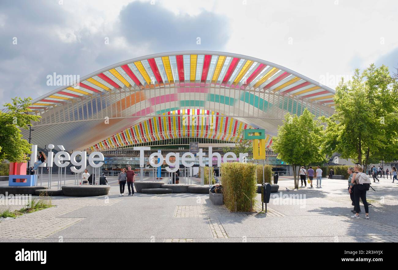 Bahnhof Gare de LiegeGuillemins in Lüttich, entworfen vom spanischen