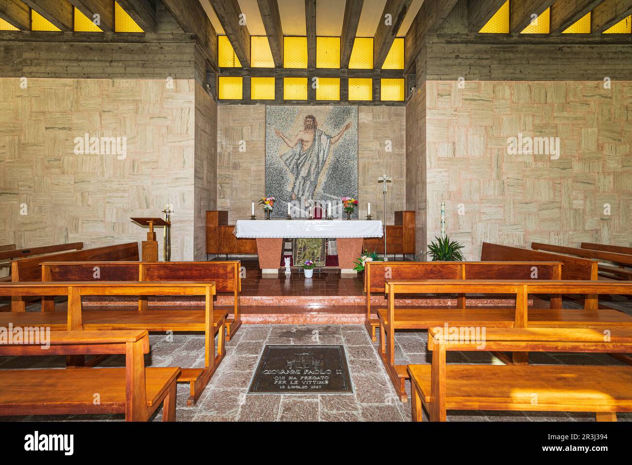 Italien Veneto Fortogna die Opfer des Friedhofs Vajont - die Kirche Stockfoto